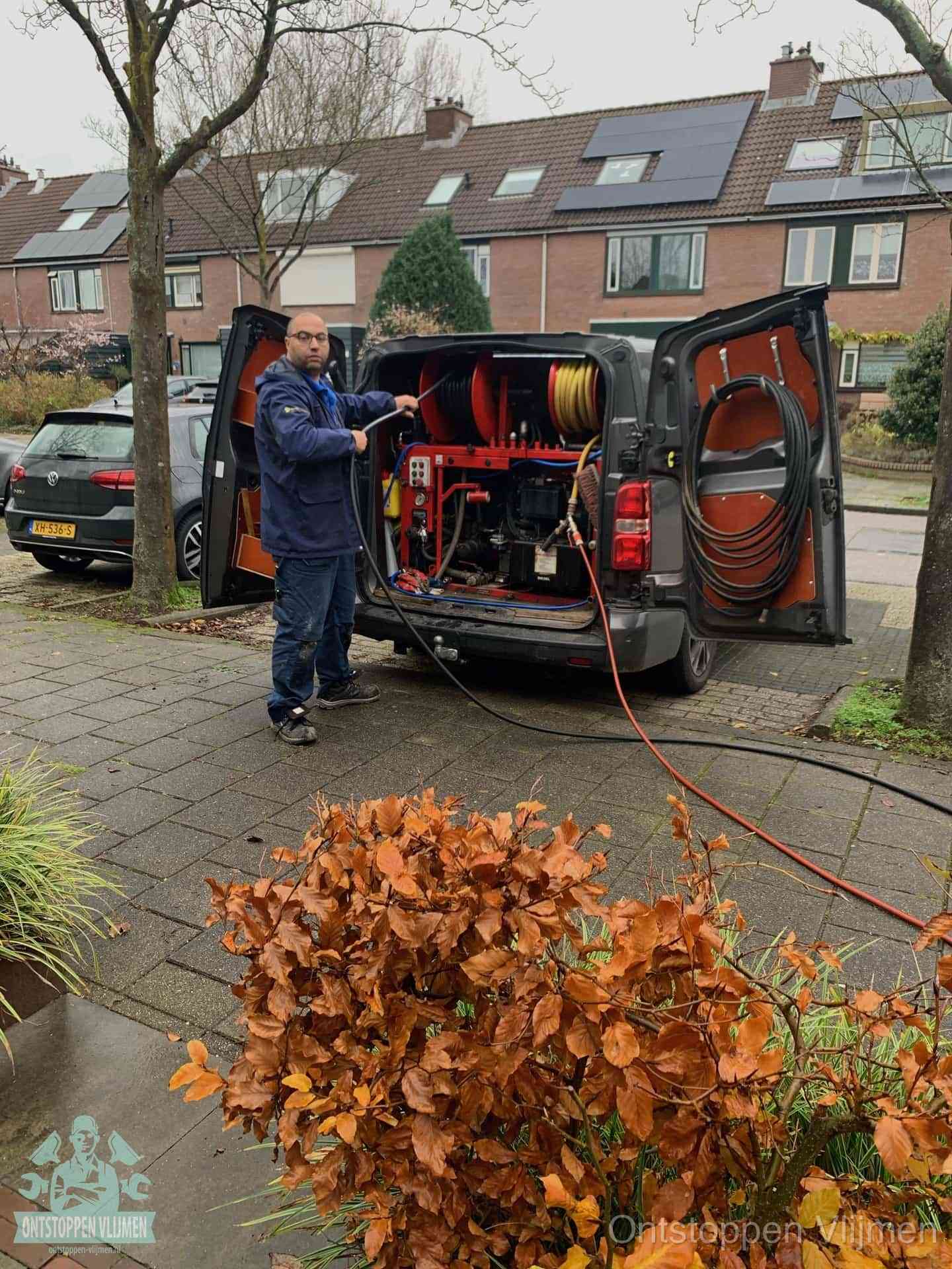 Rioolservice in de wijk in Vlijmen